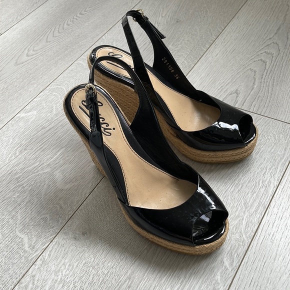 Gucci Platform Sandals Patent Leather Size 36 - Picture 2 of 15